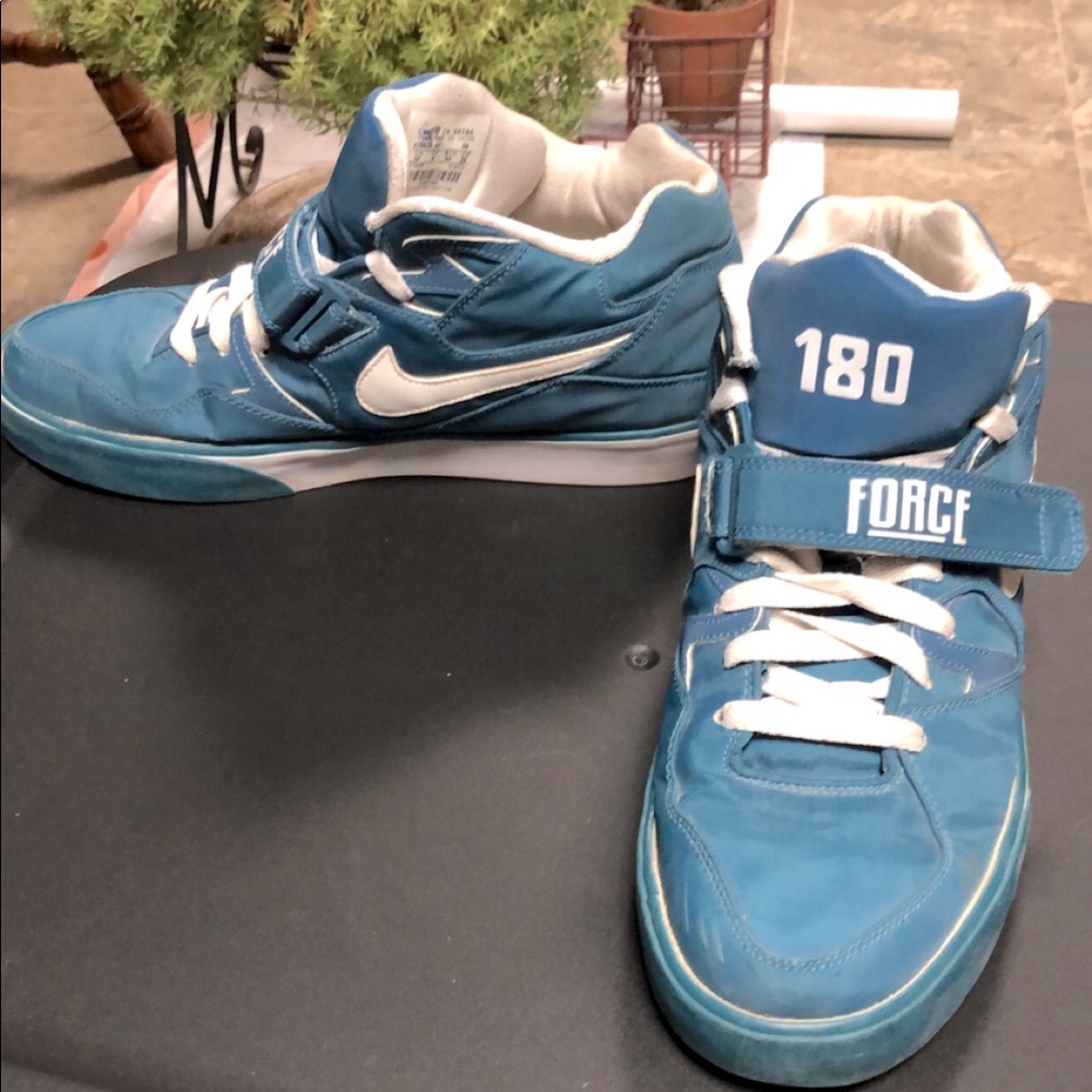 Nike shoes size 9 M